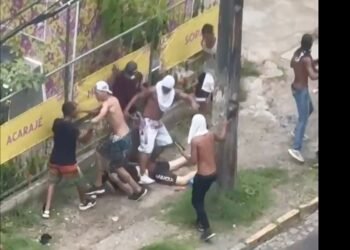Confronto entre torcidas em Recife deixa feridos e destruição nas ruas