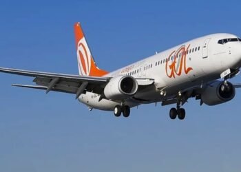 Avião da GOL colide com pássaro após decolar de Brasília