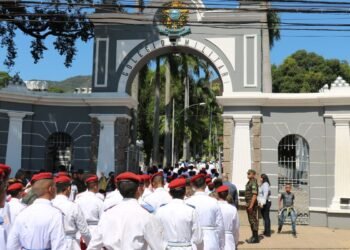 Decisão judicial obriga Exército a adotar cotas em colégios militares