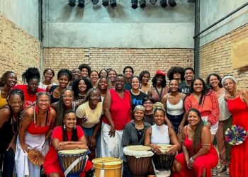 Ilú Oba de Min abre carnaval de rua de SP nesta sexta-feira