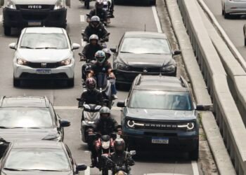 Associação de médicos alerta para riscos do uso de mototáxis em SP