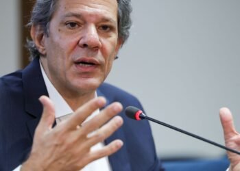 Políticas do governo vão levar dólar a ‘patamar adequado’, diz Haddad