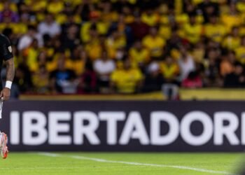 Corinthians joga mal e se complica na Pré-Libertadores