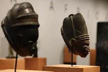 São Paulo (SP), 26/03/2025 - Mostra Artes da África, que abrange desde peças do Egito Antigo até trabalhos contemporâneos, no edifício Pietro Maria Bardi, prédio anexo do Museu de Arte de São Paulo Assis Chateaubriand - Masp, na Avenida Paulista. Foto: Rovena Rosa/Agência Brasil