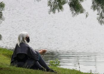 Covid: 5 anos após 1ª morte no país, documentos expõem negacionismo