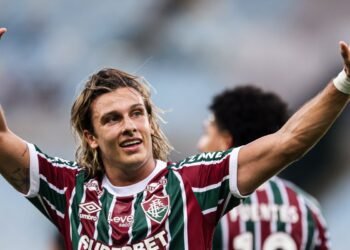 Fluminense goleia e se aproxima da decisão do Campeonato Carioca