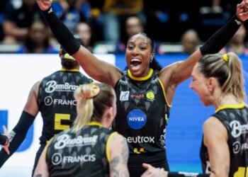 Praia Clube é tricampeão do Sul-Americano de vôlei feminino