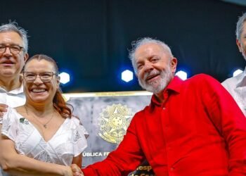 Lula diz que Brasil continuará crescendo acima de 3% neste ano
