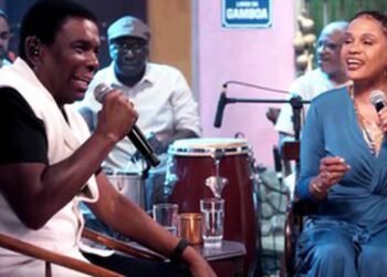 Neguinho da Beija-Flor canta sucessos no Samba na Gamboa, da TV Brasil