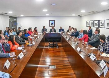 Centrais sindicais pedem isenção de Imposto de Renda sobre PLR