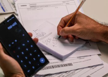 Custo de vida desacelera em SP com a queda na conta de luz