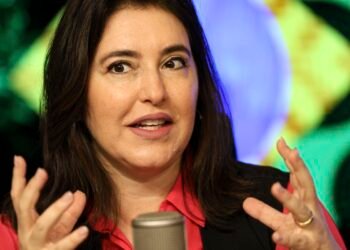 Recursos para Bolsa Família e Pé-de-Meia estão garantidos,diz ministra