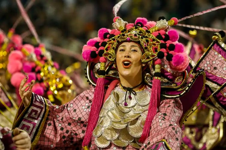 São Paulo (SP), 01/03/2025 - Carnaval 2025 - Sambódromo do Anhembi, desfile do Grupo Especial -Escola de Samba Rosas de Ouro. Foto Paulo Pinto/Agência Brasil