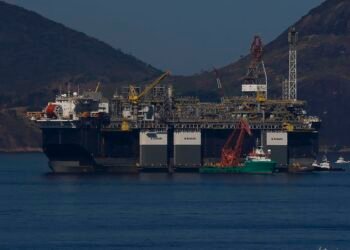 Transpetro contrata nove navios para descarregar óleo de plataformas