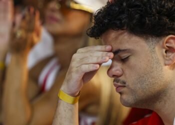 Grupo Especial: 4 escolas são multadas no Rio por desrespeito a regras