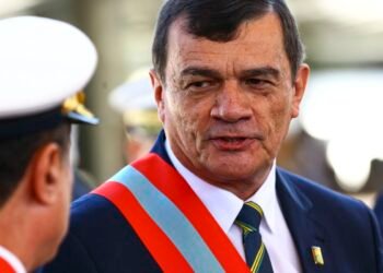 Defesa de ex-ministro da Defesa nega participação em trama golipista