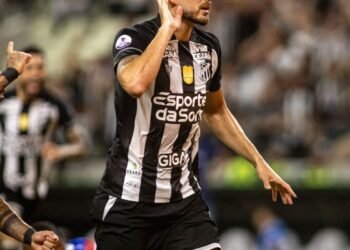 Ceará conquista o bicampeonato cearense após empate com o Fortaleza