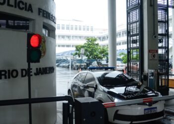 Homem é preso no Rio por contrabandear equipamentos bélicos