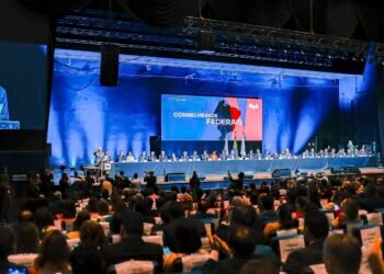 Na OAB, Lula defende combate às “oligarquias digitais” com regulação