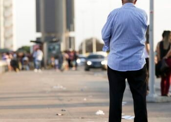 Escape de urina não deve ser normalizado e tem tratamento, alerta SBU