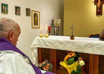 Papa Francisco deve ter alta hospitalar neste domingo