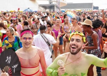 Bloco das Montadas leva diversidade ao centro político de Brasília