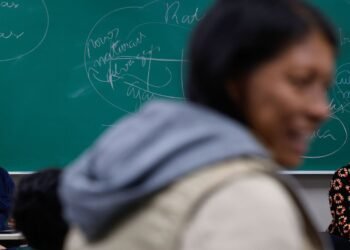 Formação para novas tecnologias passará a fazer parte da EJA