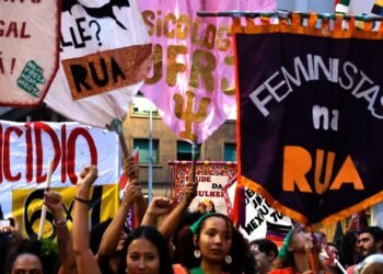 Dia Internacional da Mulher no Rio pede igualdade e fim da escala 6×1