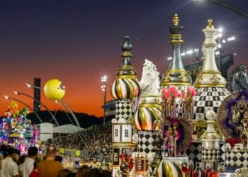 Rosas de Ouro é campeã do carnaval das escolas de samba de São Paulo