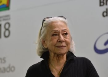 Aos 95 anos, Fernanda Montenegro abre ano da ABL com recital literário