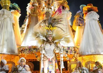 Escolas de samba do Rio tentam reverter penalidades