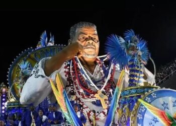 De brabo a professor, Laíla volta à avenida em homenagem da Beija-Flor