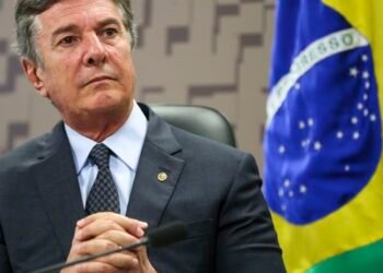 Moraes manda prender ex-presidente Fernando Collor