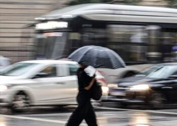 Chuva forte deixa 104 mil imóveis sem energia no estado de São Paulo