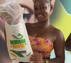 Entrega dos Peixes da Semana Santa garante alimento na mesa de milhares de famílias e população agradece – Prefeitura de Simões Filho