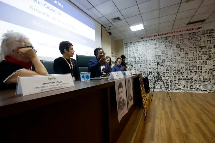 São Paulo (SP), 16/04/2025 - Ministra dos Direitos Humanos e da Cidadania Macaé Evaristo durante coletiva de imprensa na UNIFESP para apresentar identificação de duas ossadas de desaparecidos políticos (Denis Casemiro e Grenaldo de Jesus Silva). Foto: Paulo Pinto/Agência Brasil