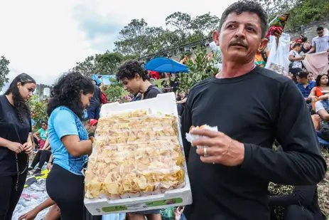 Brasília (DF),  18/04/2025.- José Elinton, fala com a reportagem da Agência Brasil, antes da cerimonia da Via sacra do Morro da Capelinha.
Foto: Antonio Cruz/Agência Brasil