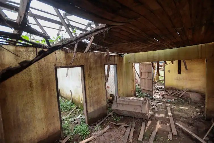 Cruzeiro do sul (RS), 27/04/2025 - Bairro passo de estrela, onde todas casas foram destruídas pela enchente de abril 2024.
A um ano o estado foi atingido por temporais que afetou mais de 400 municípios gaúchos, tiveram bairros inteiros alagados. A maior tragédia climática da história, deixou pelo menos 147 mortos e afetou mais de 2,1 milhões de pessoas.
Foto: Joédson Alves/Agência Brasil