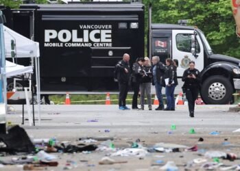 Homem joga carro contra dezenas de pessoas no Canadá; 11 morreram