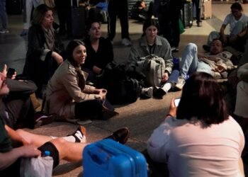 Apagão: brasileiro que mora em Madri relata fila em mercados