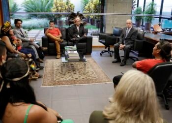 Relator do marco temporal, Mendes recebe representantes de indígenas