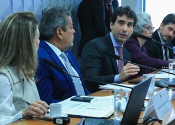 Apostadores destinam até R$ 30 bi por mês a bets, informa BC