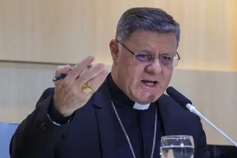 Brasília (DF) 221/04/2025 o arcebispo de Brasília, Cardeal Dom Paulo César, acompanhado dos bispos auxiliares e do Cardeal emérito, Dom Raimundo damasceno, durante coletiva sobre a morte do Papa Francisco  Foto: Fabio Rodrigues-Pozzebom/ Agência Brasil