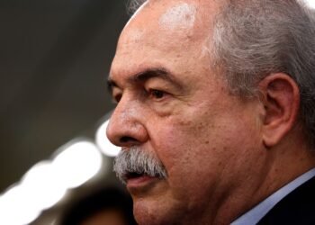 Mercadante: guerra tarifária traz riscos e oportunidades para o Brasil