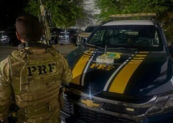PRF prende mulher e apreende cocaína em ônibus na Bahia