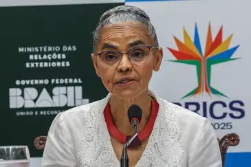 Brasília (DF),  03/04/2025.- A ministra do Meio Ambiente e Mudança do Clima, Marina Silva, durante entrevista após a 11ª reunião dos ministros de Meio Ambiente do Brics, sob a presidência brasileira. 
Foto: Antonio Cruz/Agência Brasil