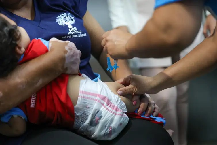 Brasília (DF) 15/04/2025 A Secretaria de Saúde do DF promove um dia de vacinação infantil  na Creche Sempre Viva, na cidade satélite de Ceilândia, DF  Foto: Fabio Rodrigues-Pozzebom/ Agência Brasil