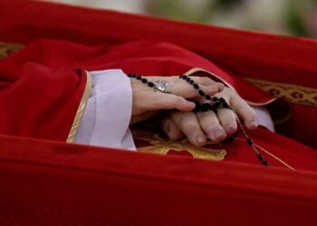 Argentina se despede do papa Francisco com “abraço simbólico” em missa