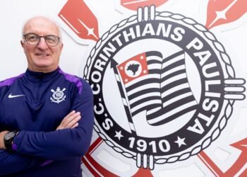 Dorival Júnior assume oficialmente comando técnico do Corinthians