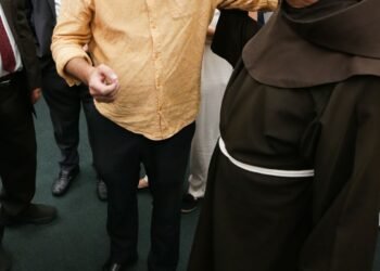 Greve de fome: Braga acampa na Câmara após Conselho votar cassação